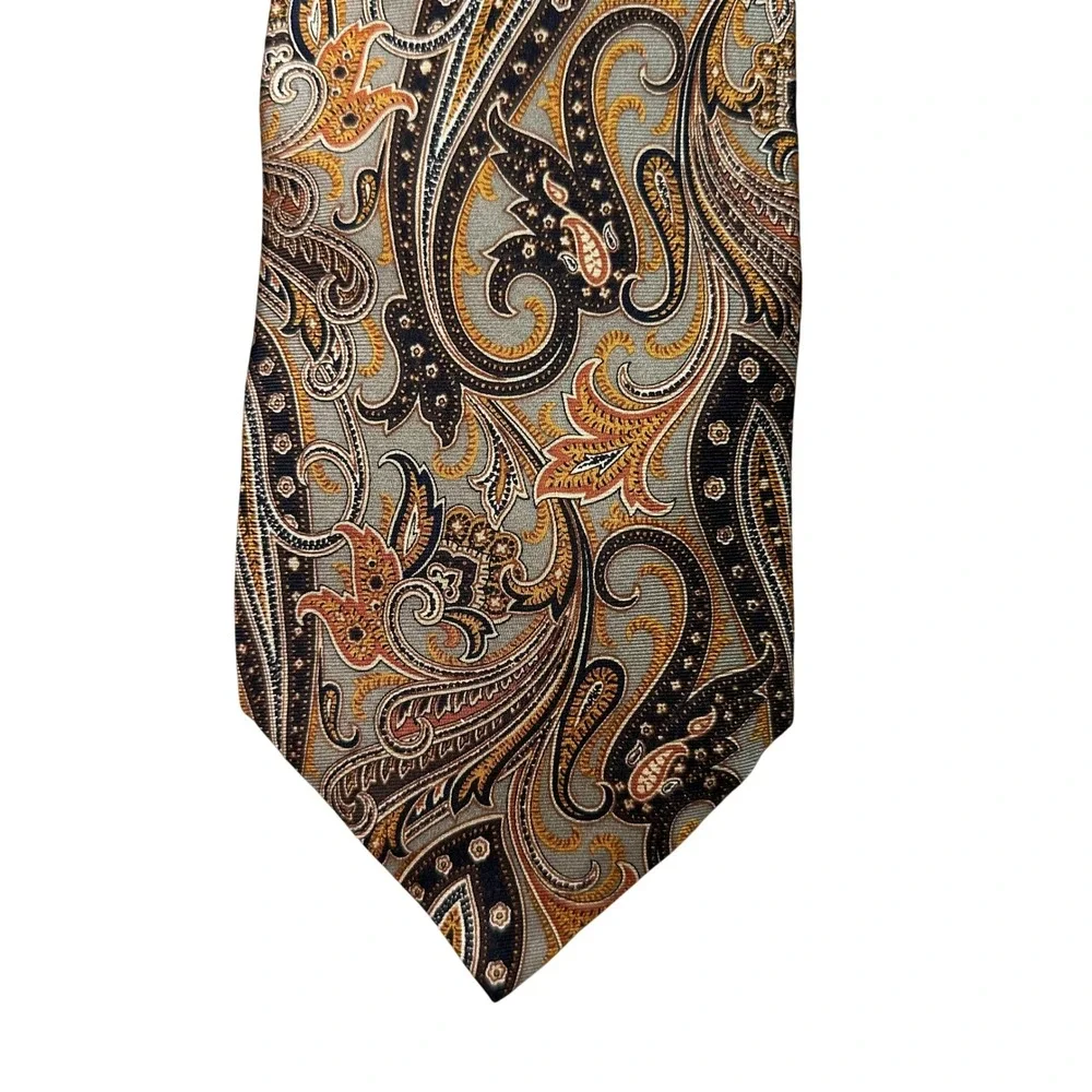 Wilsons of Wickford Mens Silk Paisley Tie Gold Tan Black Hand Sewn USA RN 88045